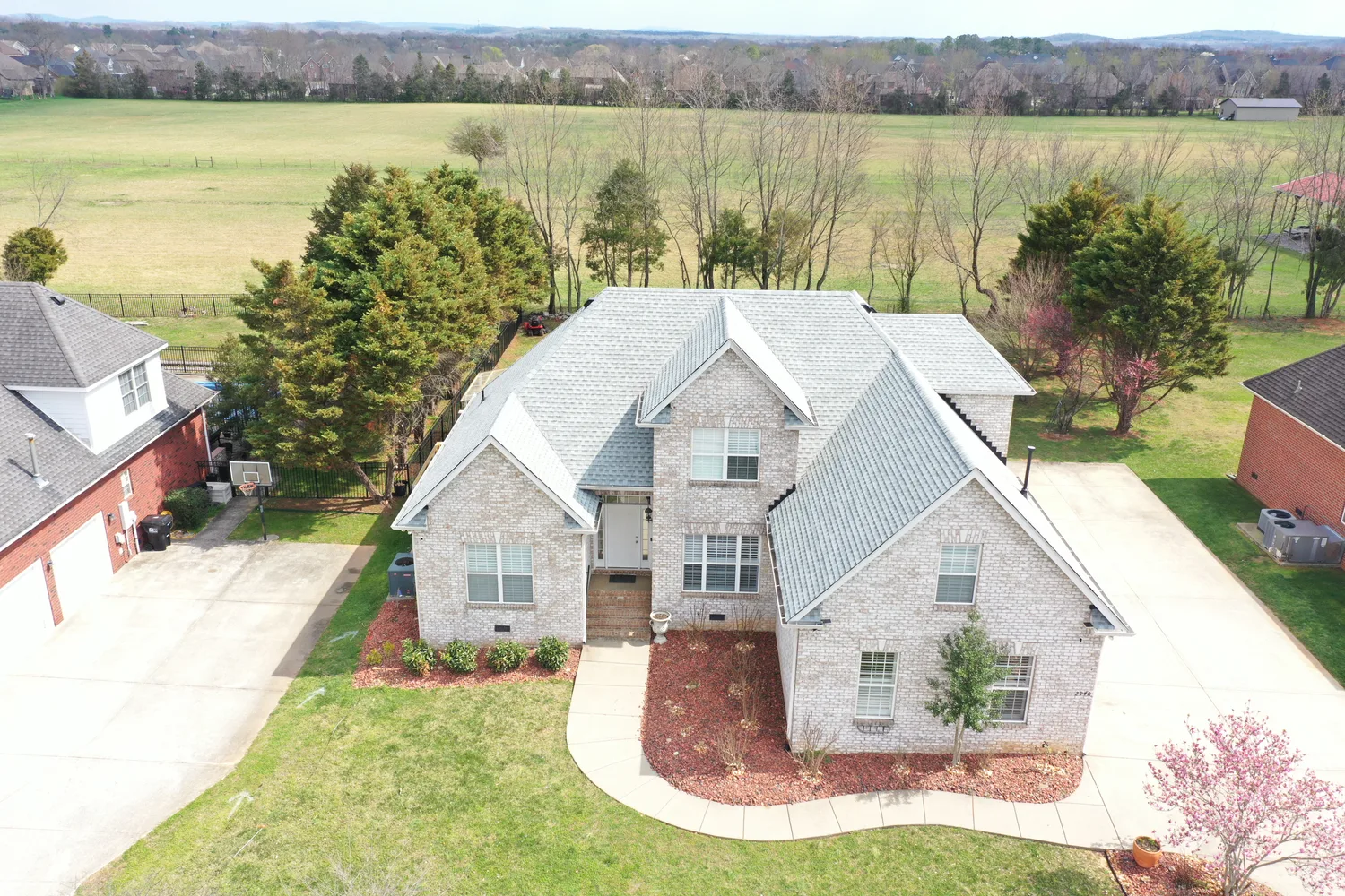 Storm damage assessment for emergency roof tarping in Murfreesboro, Tennessee