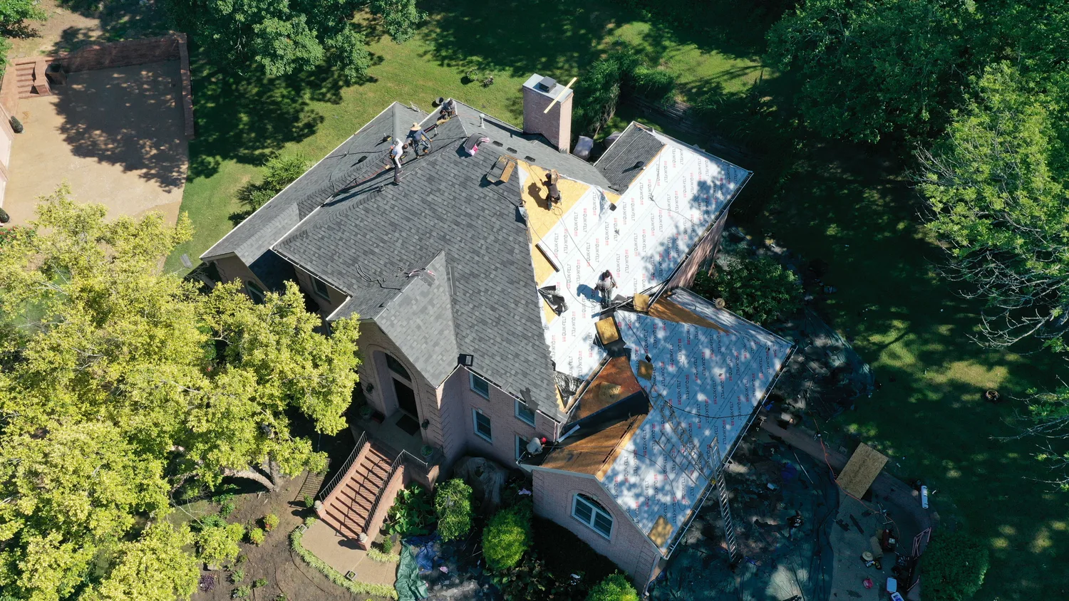 Residential roofing in Hendersonville, Tennessee