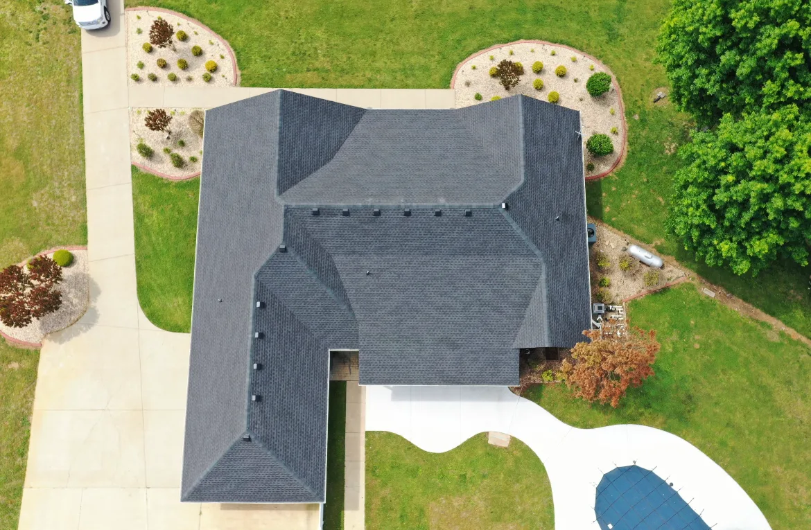 Roof installation in Hermitage, Tennessee
