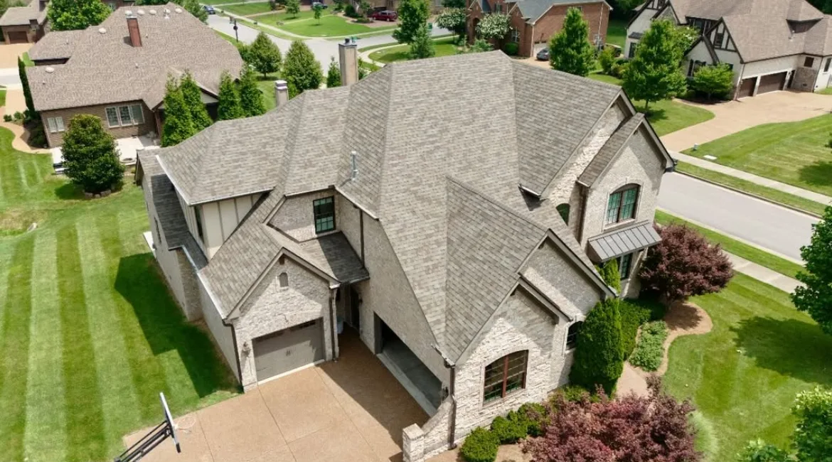 Commercial roof installation in Nashville, Tennessee