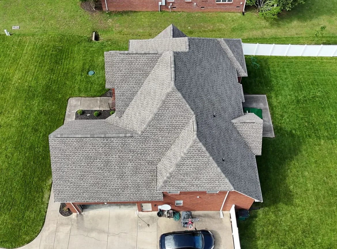 Asphalt shingle roofing in Hendersonville, Tennessee