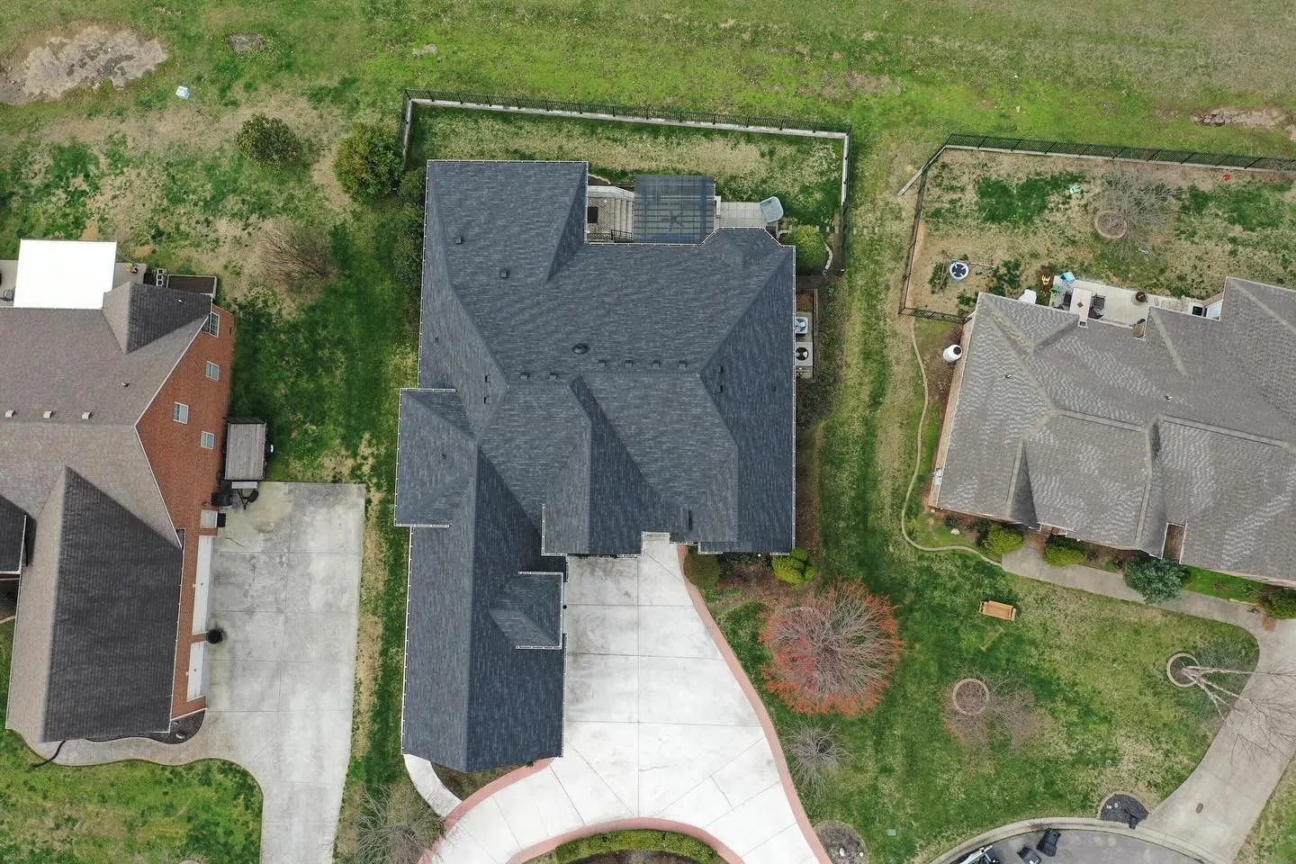 Asphalt shingle roof on a Brentwood, Tennessee home